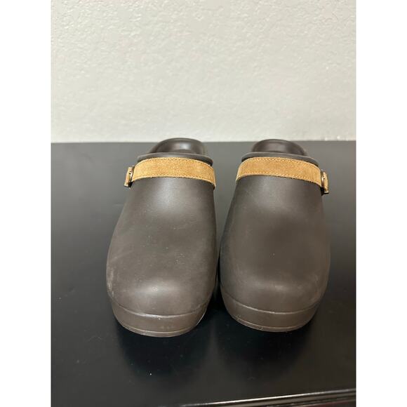 Crocs Sarah Clog Mule Dual Comfort Expresso Rubber Suede Women 10 Neutral Hobbit - Picture 12 of 13